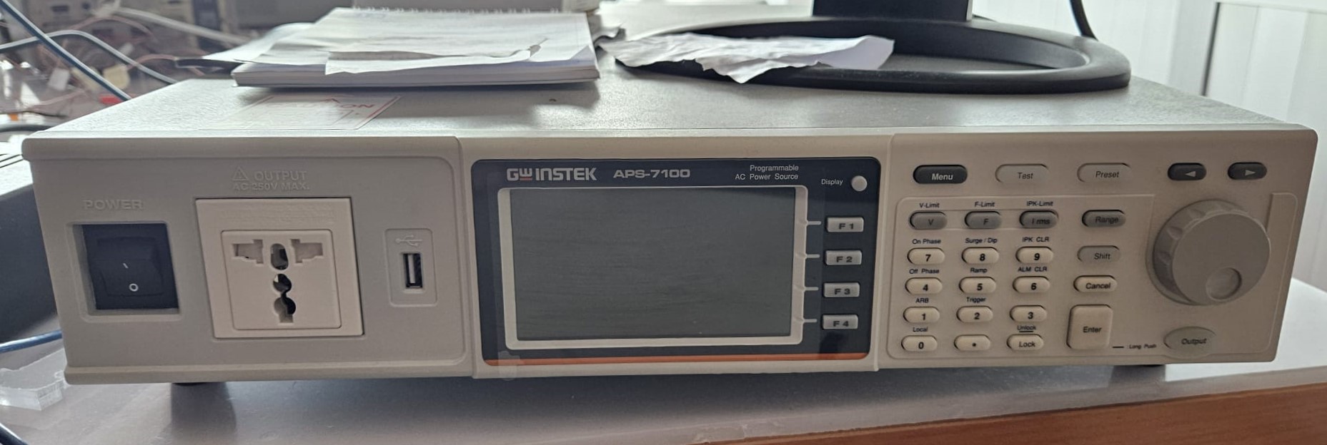 Programlanabilir AC Güç Kaynağı
