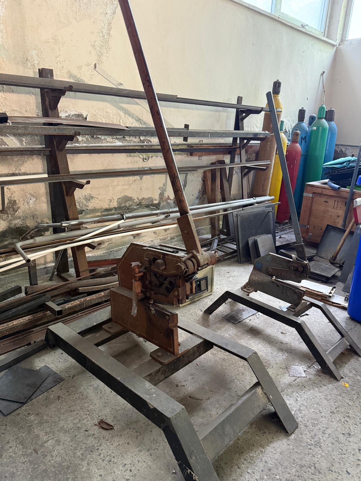 Manuel kollu metal kesme makası