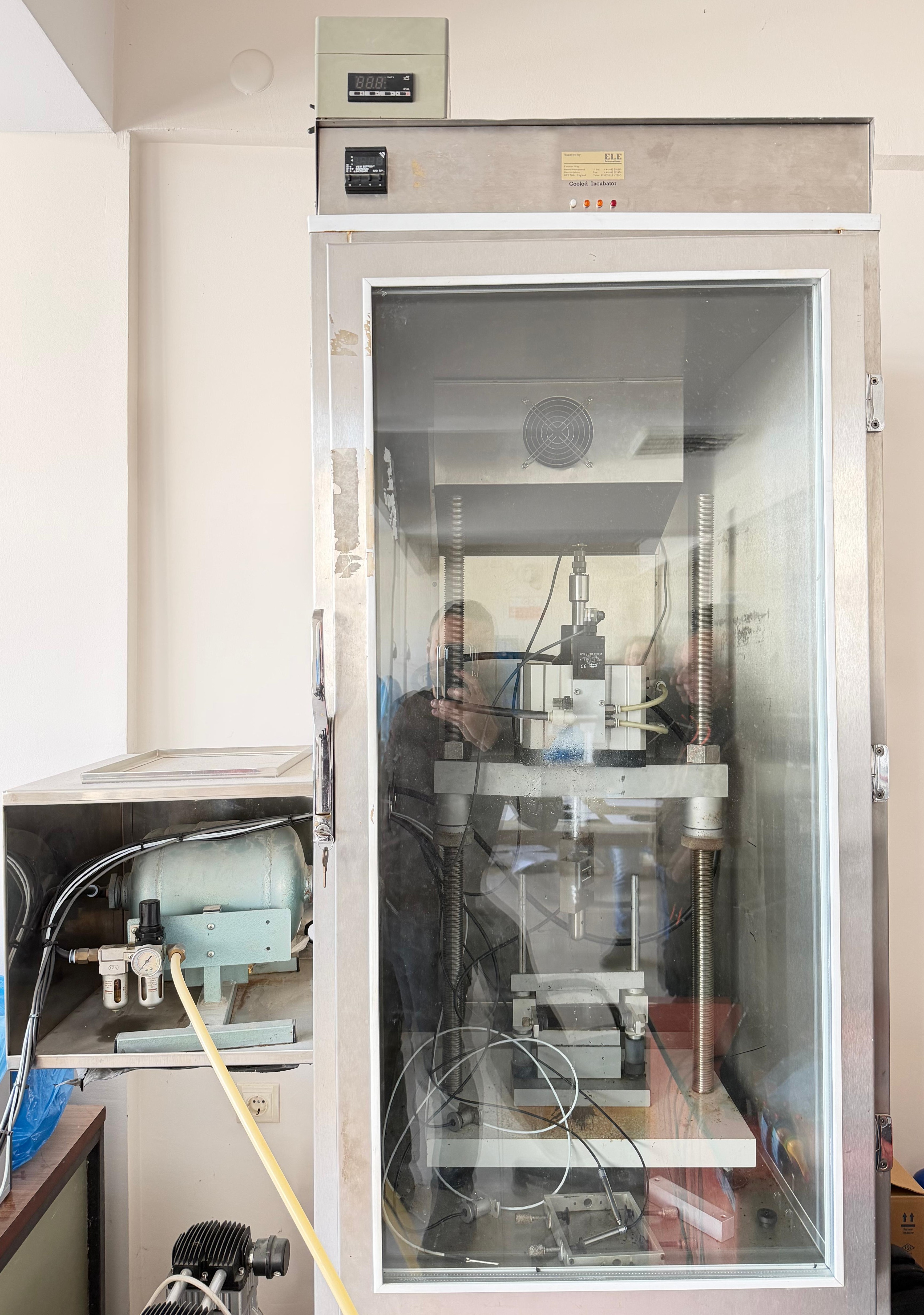 Servo-Pnömatik Üniversal Test (Asfalt Tester)