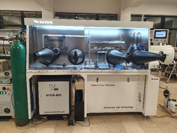 Glovebox