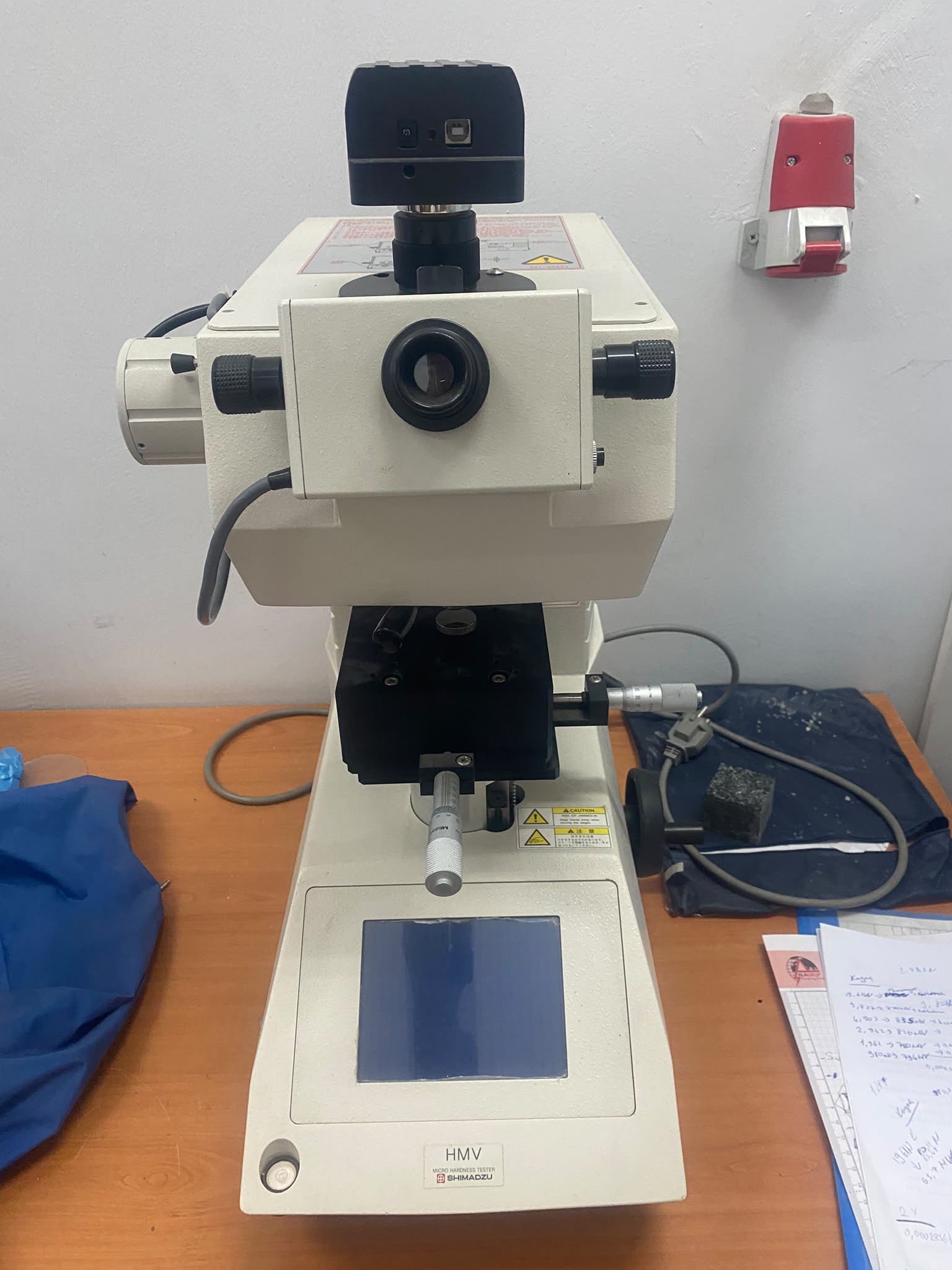 Vickers Sertlik Cihazı