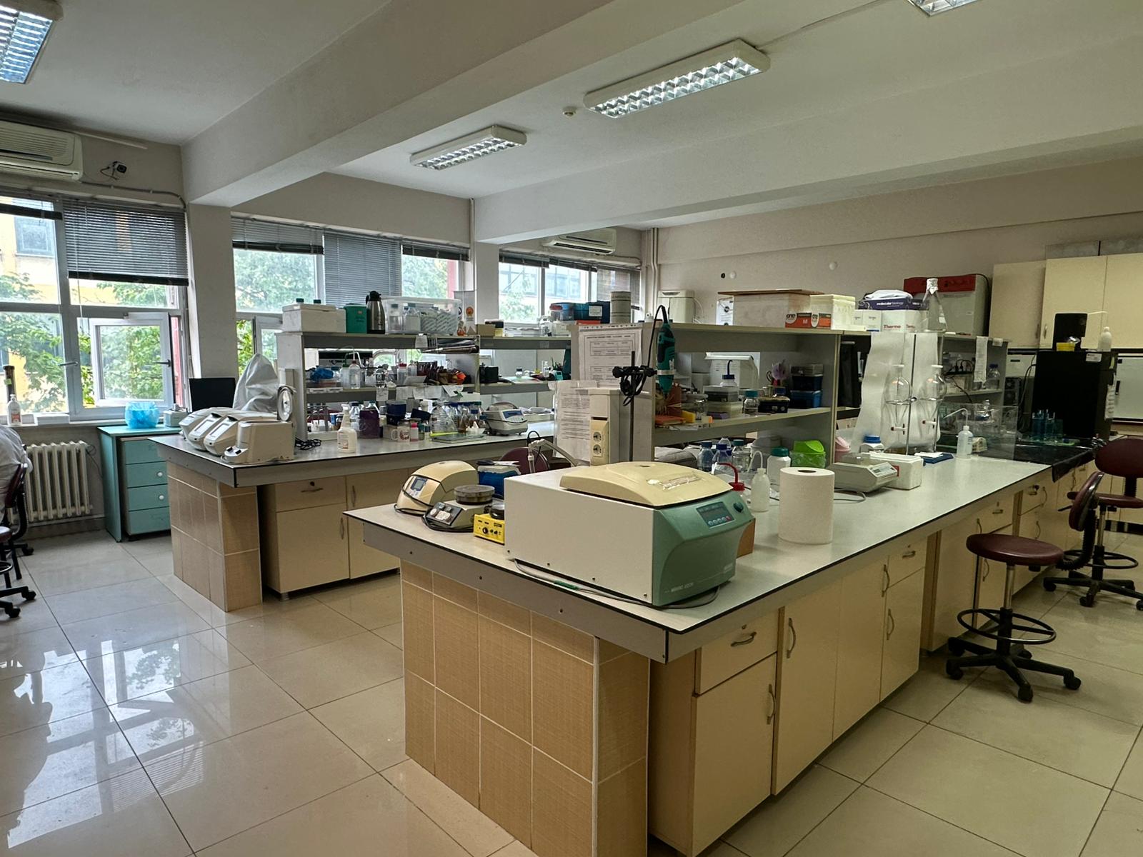 Mikrobiyoloji Araştırma Laboratuvarı