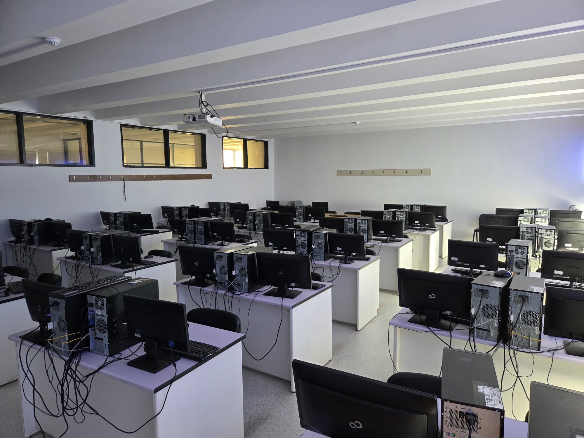 Bilgisayar Laboratuvarı (D203)
