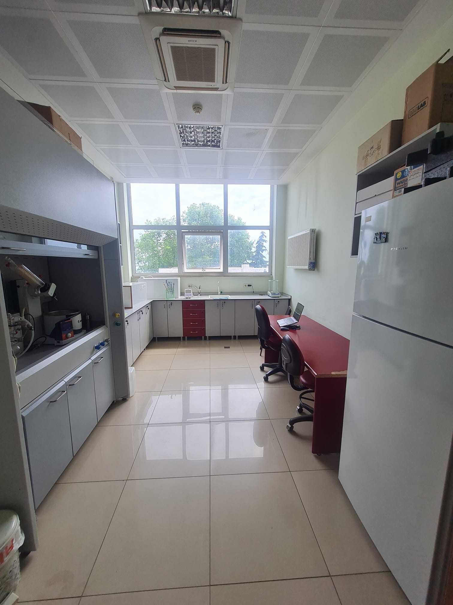 Analitik Kimya Araştırma Laboratuvarı - 130