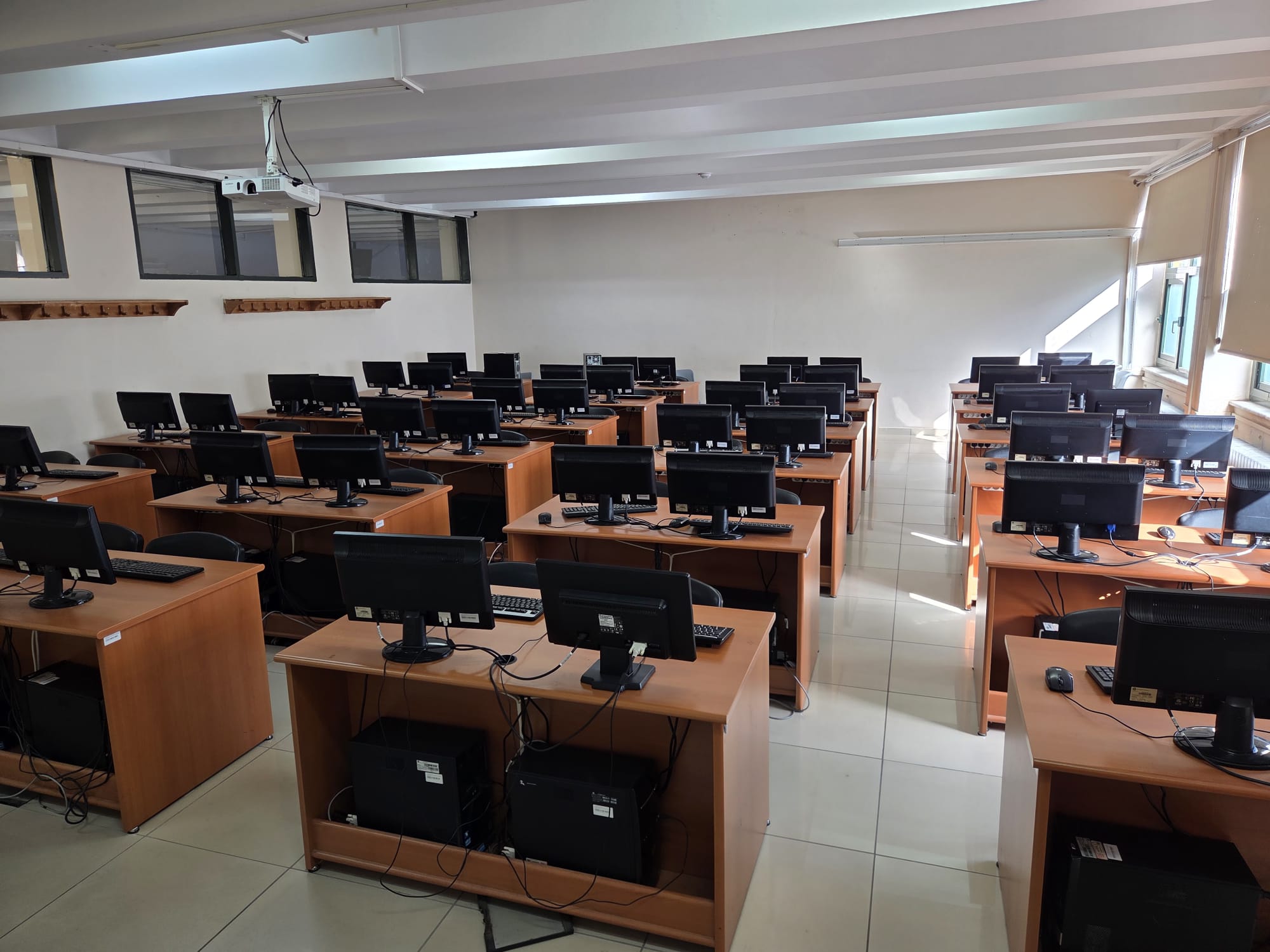 Bilgisayar Laboratuvarı (D204)