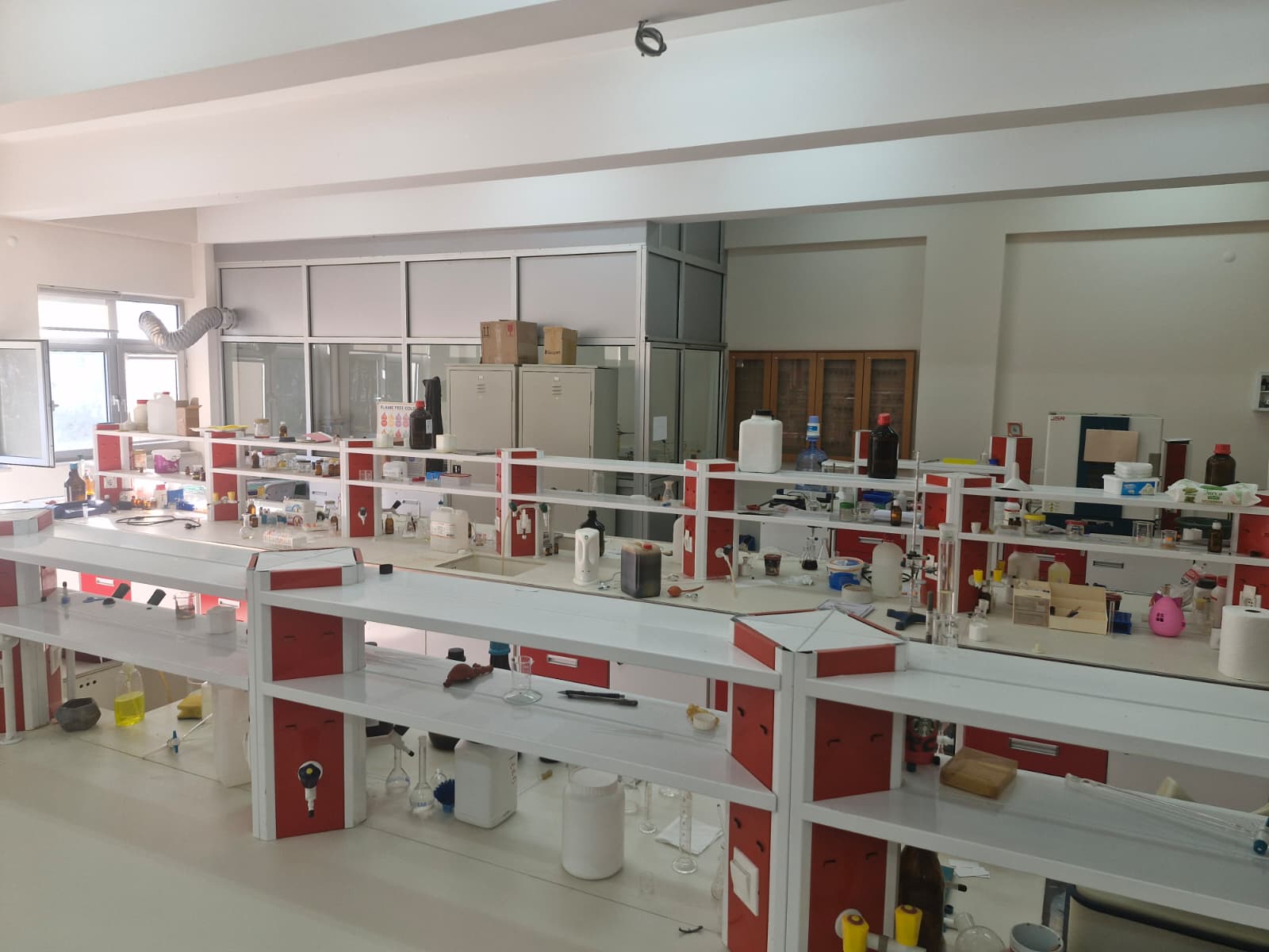 Farmasötik Kimya Araştırma Laboratuvarı