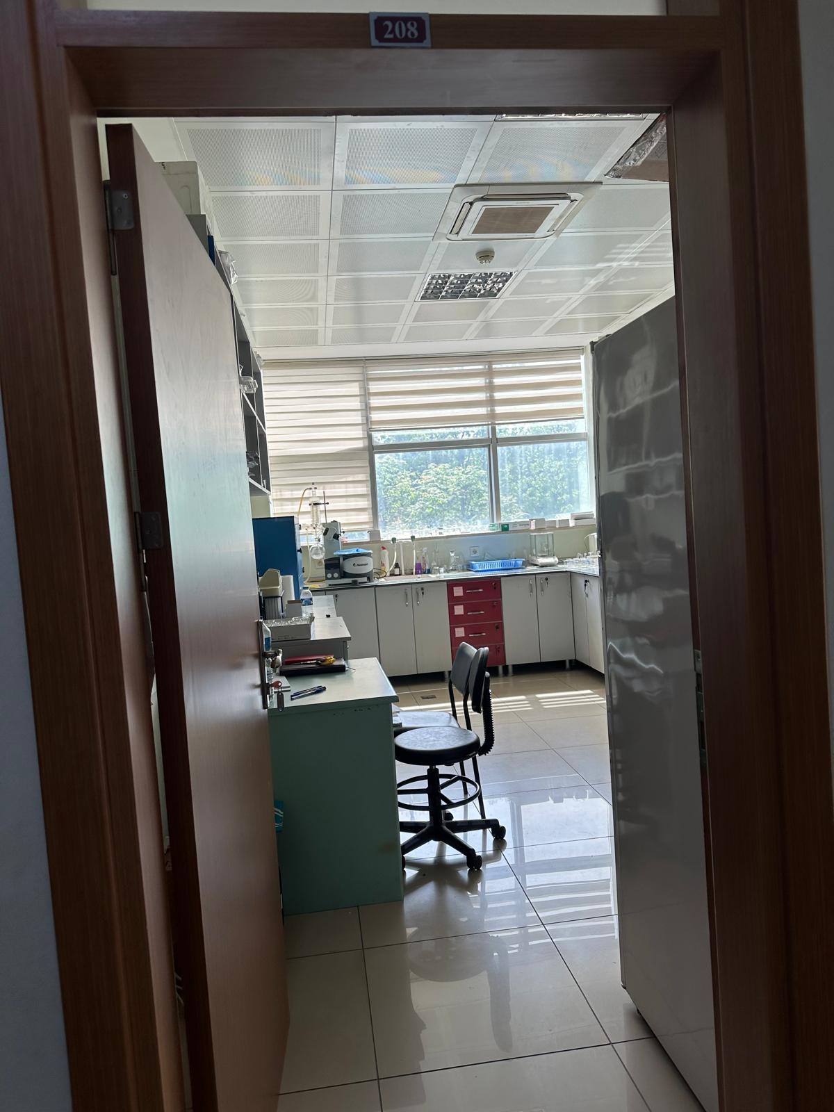 Organik Kimya Araştırma Laboratuvarı - 208